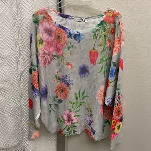 Gray lightweight sweater with bright flowers